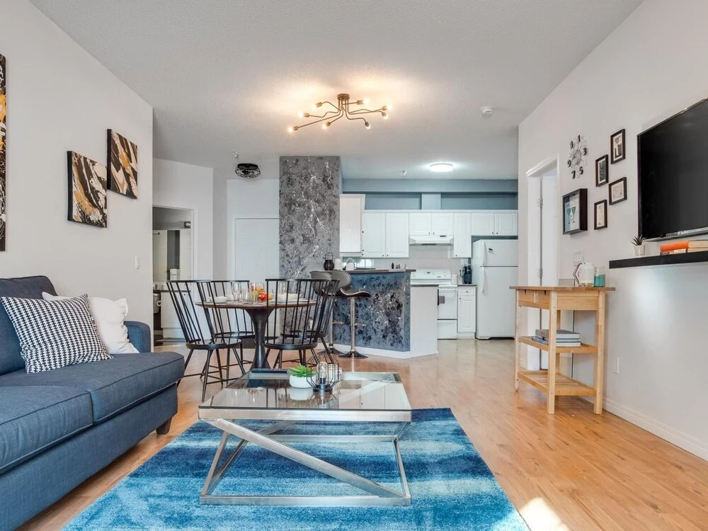 Fun and Colourful Condo w Foosball Parking Coffee