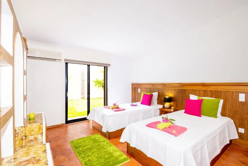 Villa Crisandra - com piscina aquecível, em Albufeira