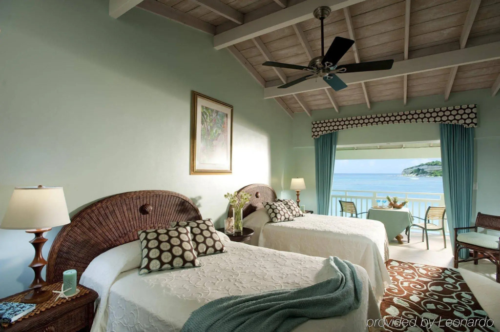 Pineapple Beach Club