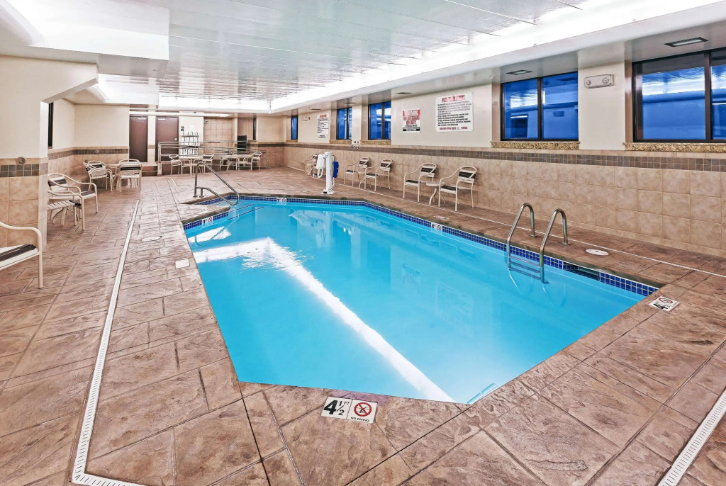 AmericInn by Wyndham Omaha