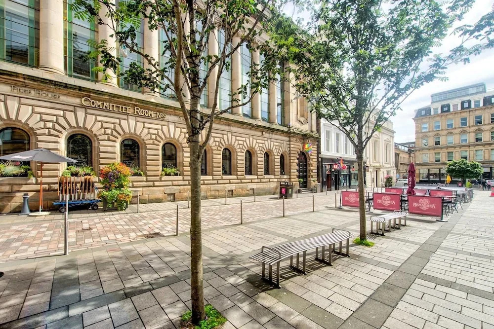 Stunning 2 Bed Apt in Merchant City With Parking