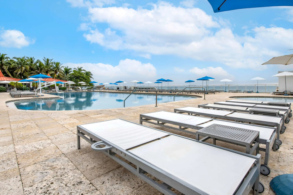 Ramada Plaza by Wyndham Marco Polo Beach Resort