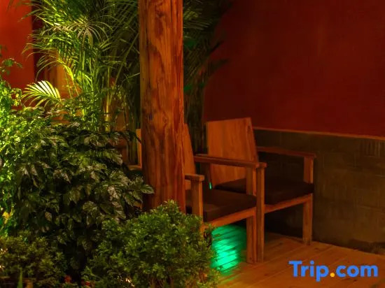 Puzhehei Yidu Homestay (Hehua Daguan Garden)