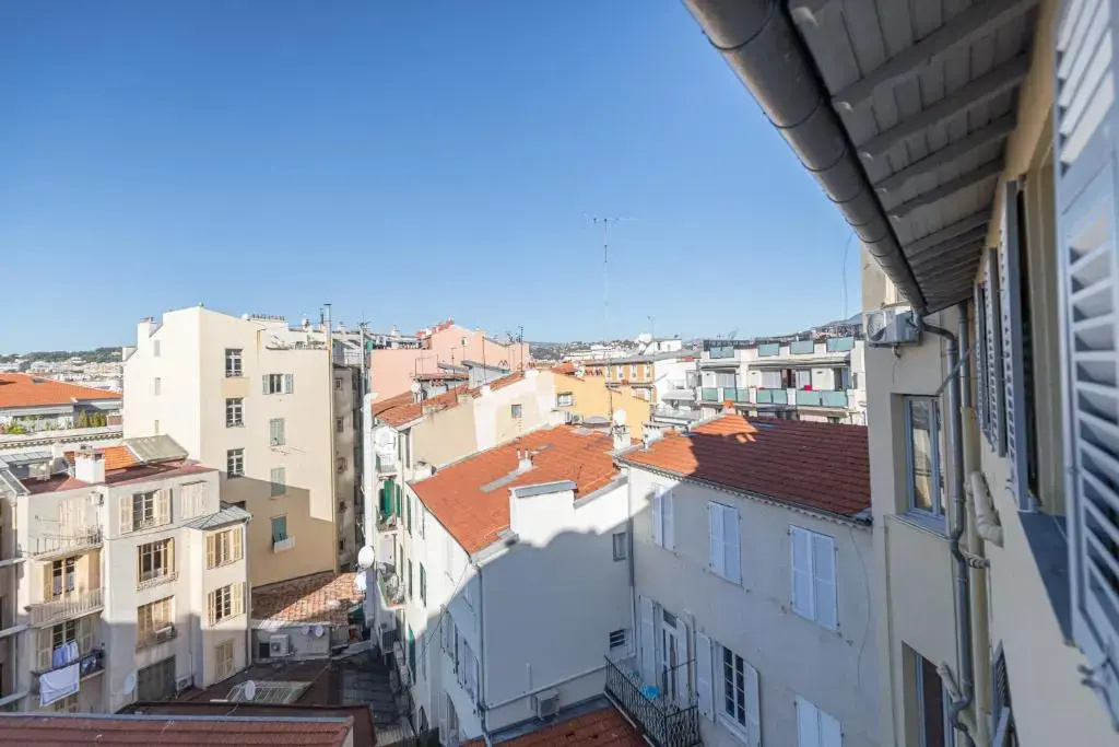 SMARTBNB - Dernier etage Ascenseur - 1 min Plage et Zone Pietonne