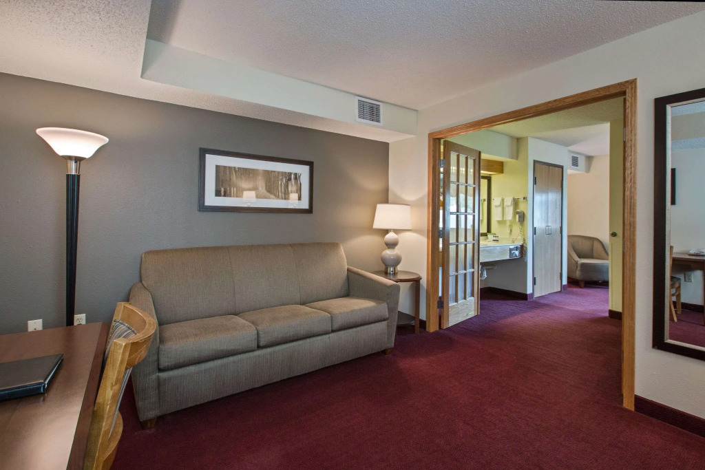 AmericInn by Wyndham Iowa Falls