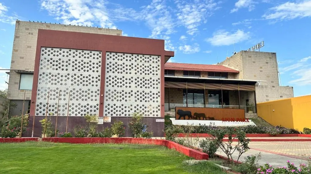 Lion Park Hotel And Resort