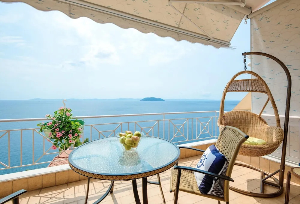 Apartment With 2 Bedrooms in Neos Marmaras, Chalkidiki, North Greece,