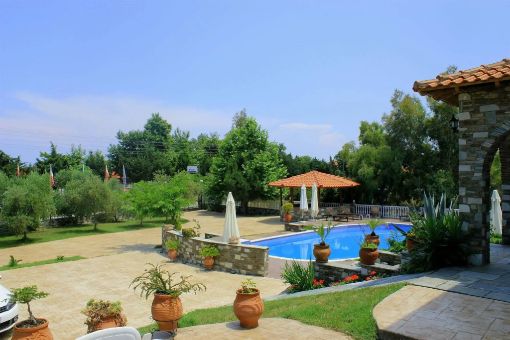 Zeus Hotel