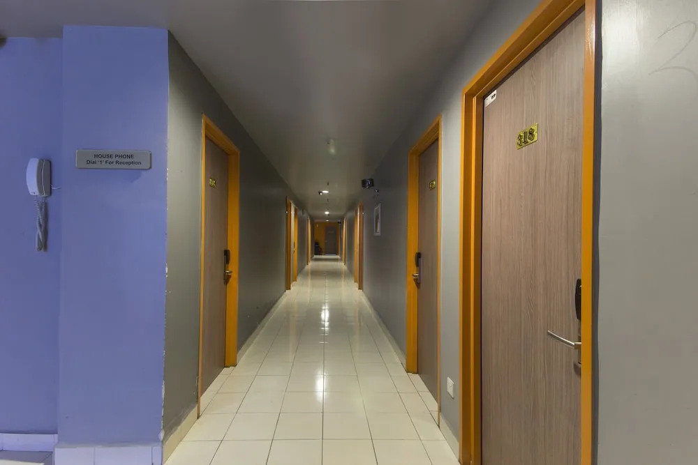 OYO 182 Simms Grand INN