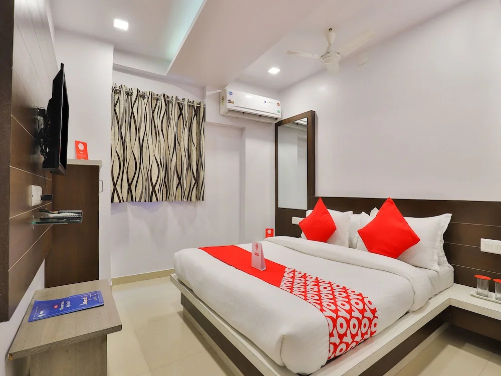 OYO 5476 Hotel Sunrise
