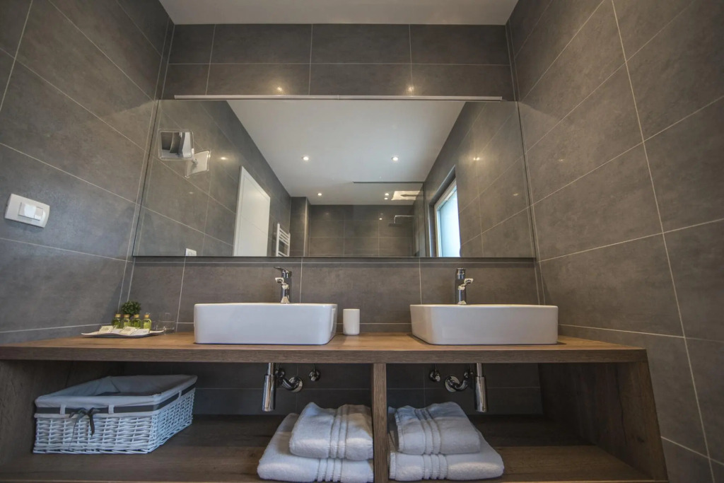 D in Postira with 7 bedrooms and 7 bathrooms