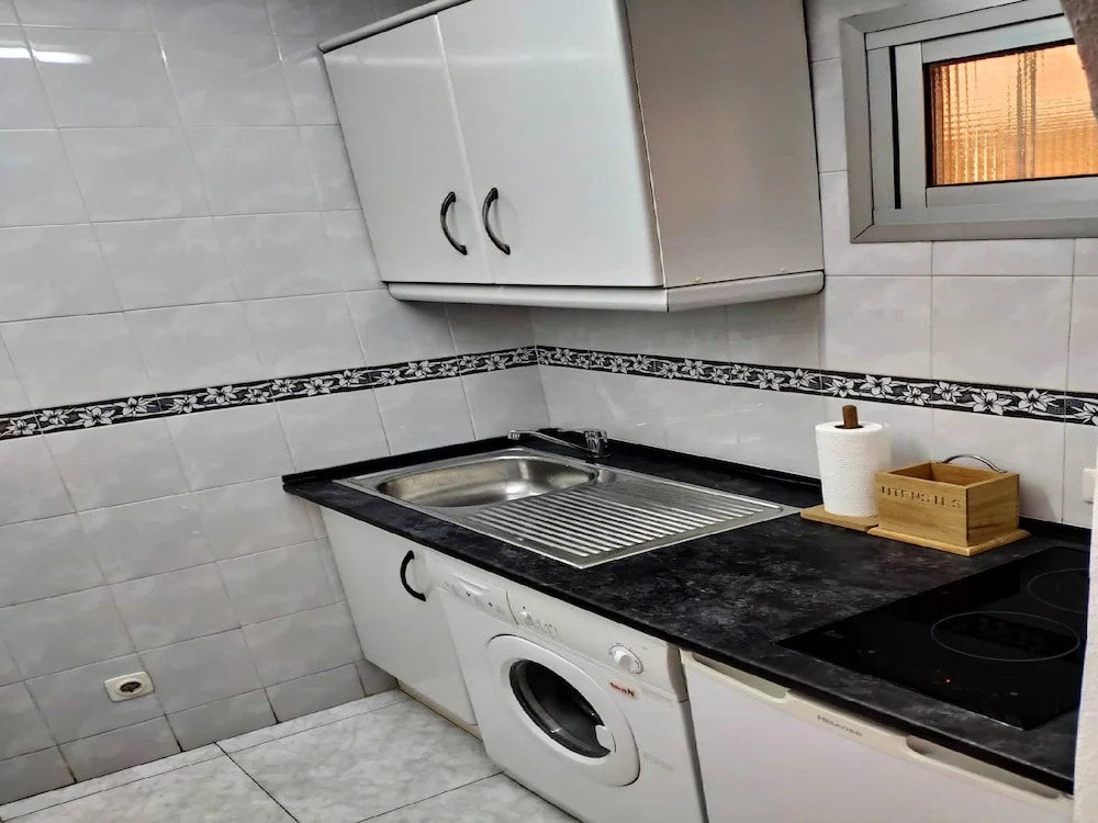 Apartment with One Bedroom in Benalmádena, with Wonderful Sea View, Pool Access And Enclosed Garden - 600 M From the Beach