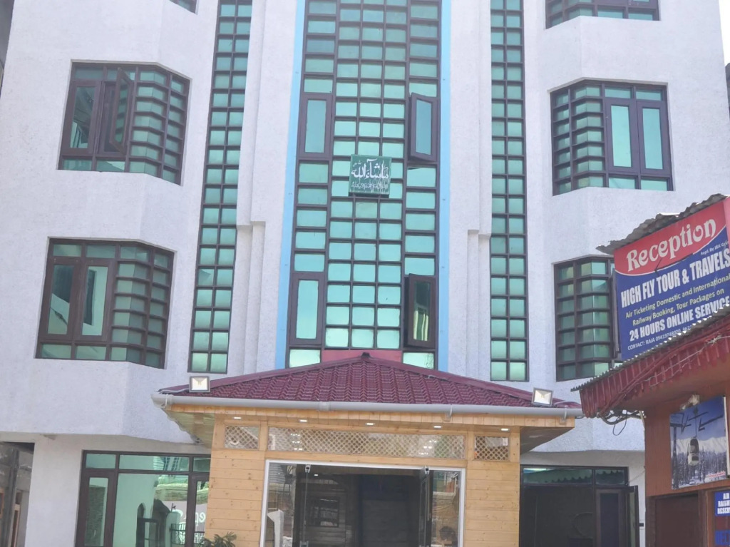 OYO 18872 Hotel Azad
