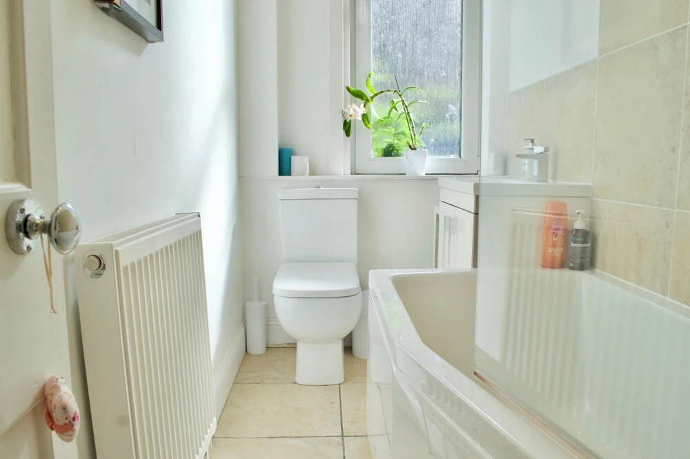 1 Bedroom Ground Floor Flat In Stockbridge