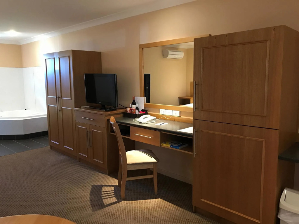 Sunseeker Motor Inn