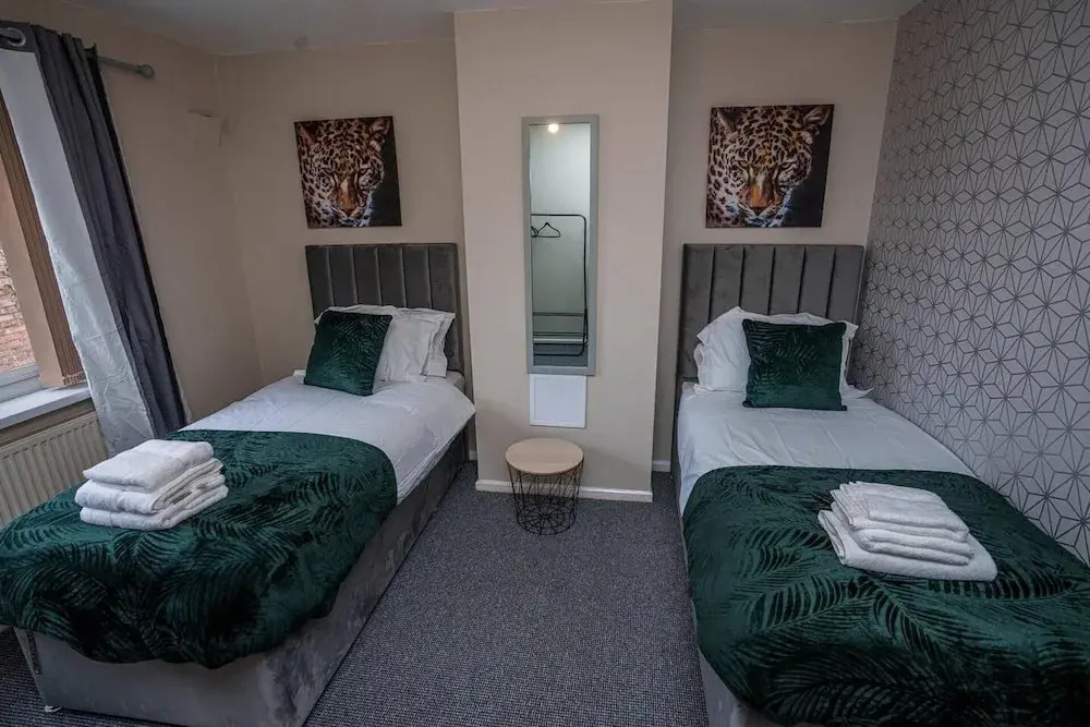 Charming 4-bed House in Nottingham Sleeps 7