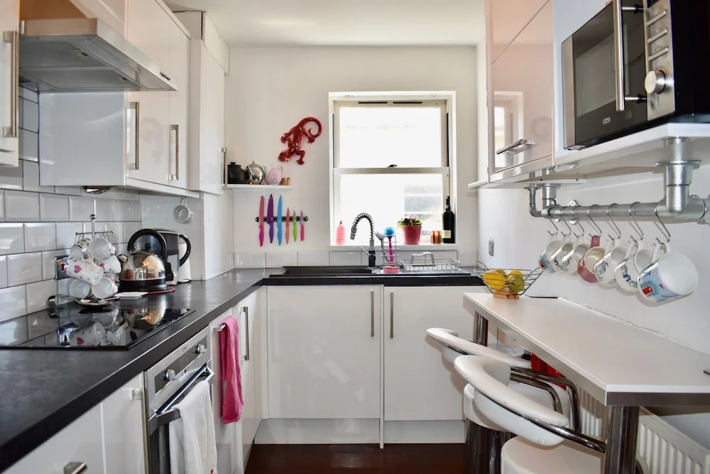 Bright Home Near Brighton Beach