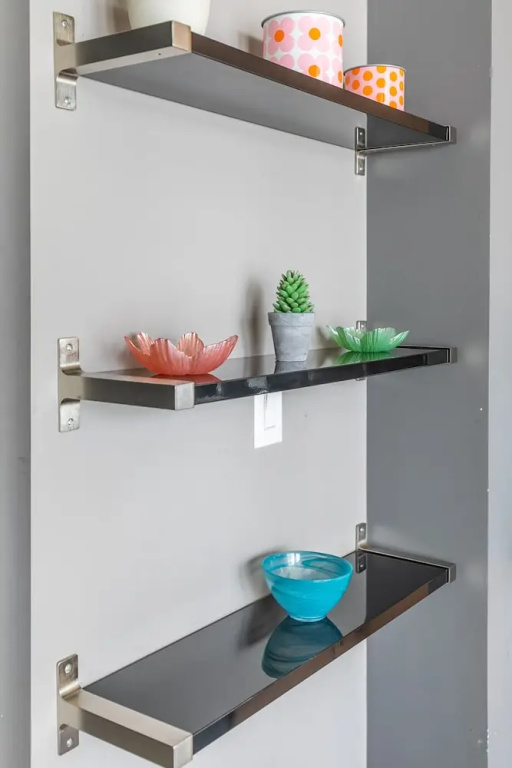 Newly Designed 1BR Executive Suite Great Location