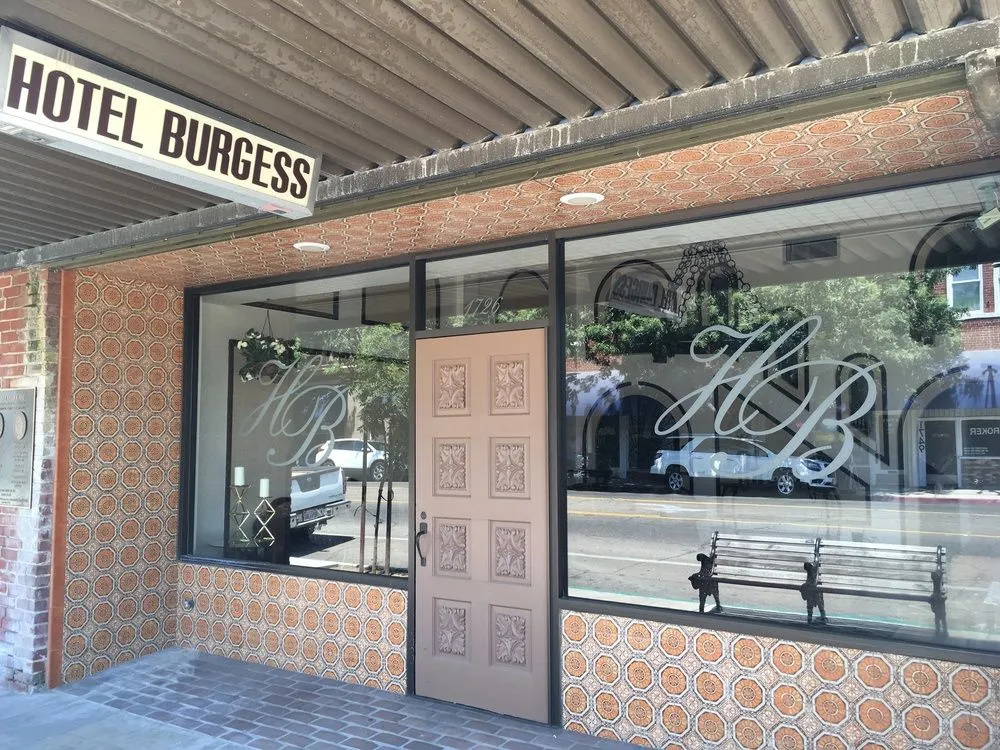 Hotel Burgess