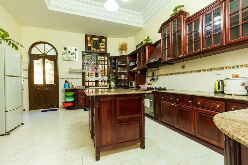 Villa 5 Lạc Long Quân - Bãi Sau