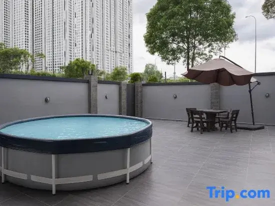 Kempas JB Landed Marble Haven Villa 14pax Karaoke