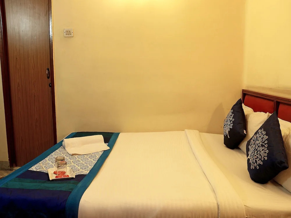OYO 4621 Hotel Camac Plaza