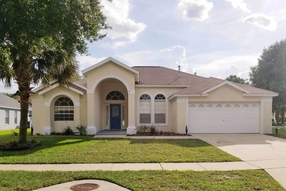 Cozy Nook Villa w/ Pool: 10 Mi to Park Entrance!