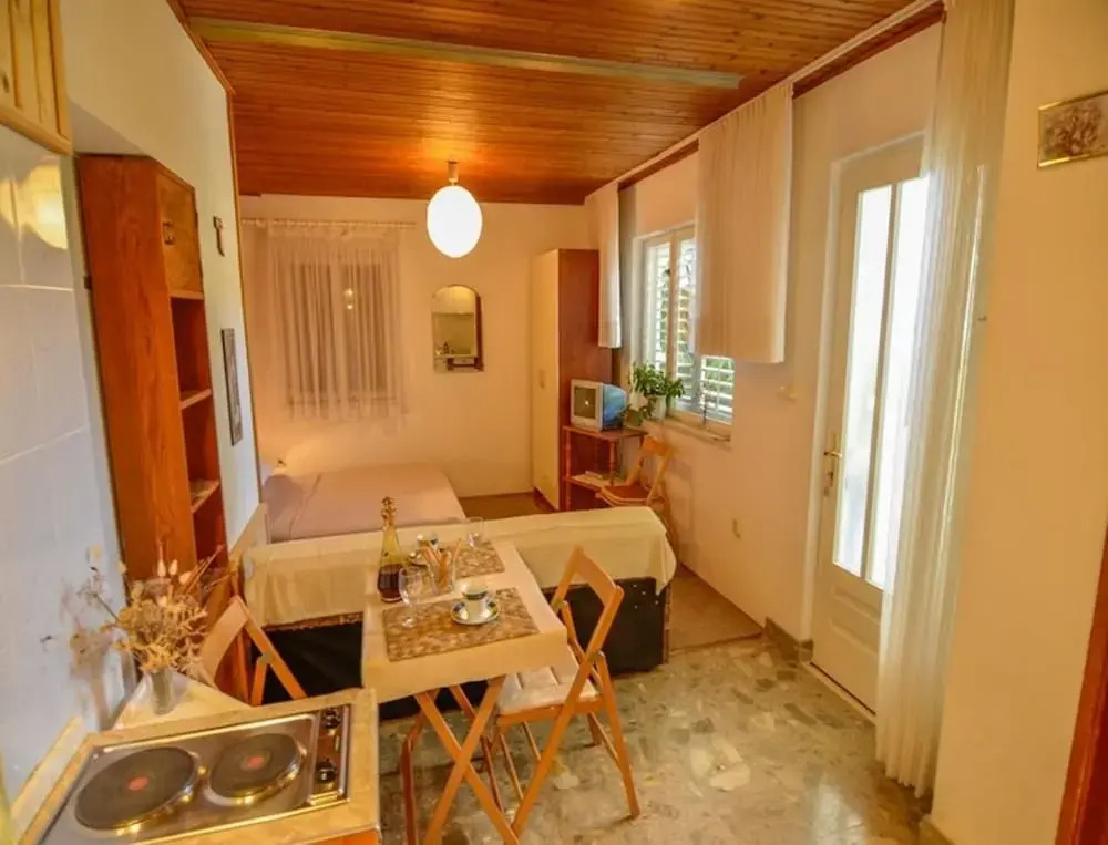 Rosa - 30m From Beach - SA2