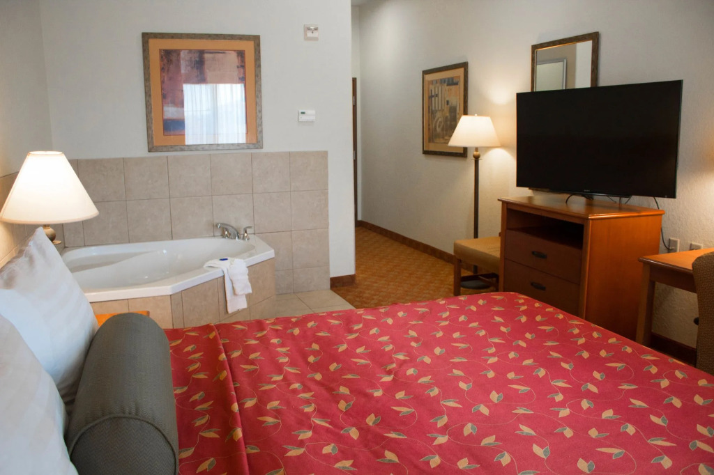 Best Western Plus San Antonio East Inn & Suites