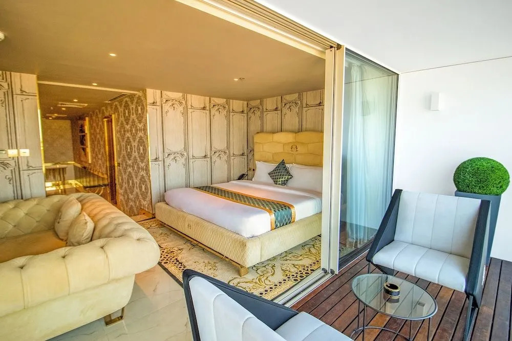 No 1 Oxford Street Hotel And Suites