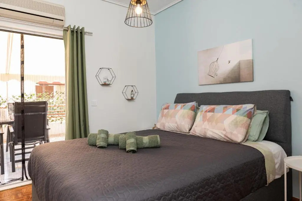 Loutraki apartment Greek open house