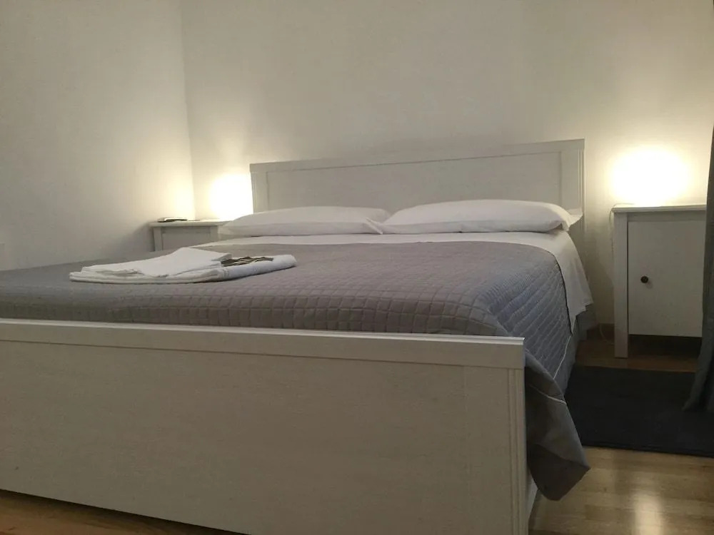 La Piazzetta B&B - Mini appartamento con ingresso indipendente