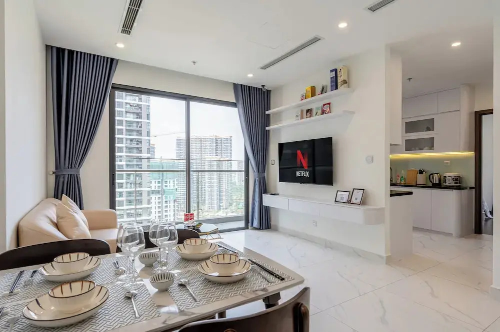 LA Nest 2 Bedrooms The Beverly - Vincom