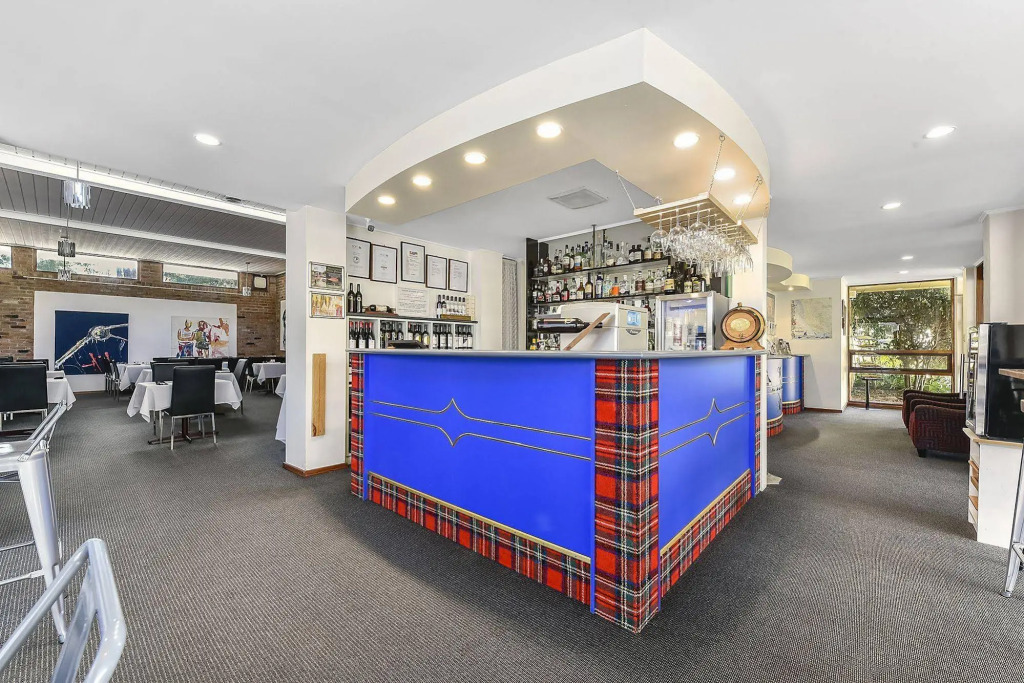 William Macintosh Motor Lodge