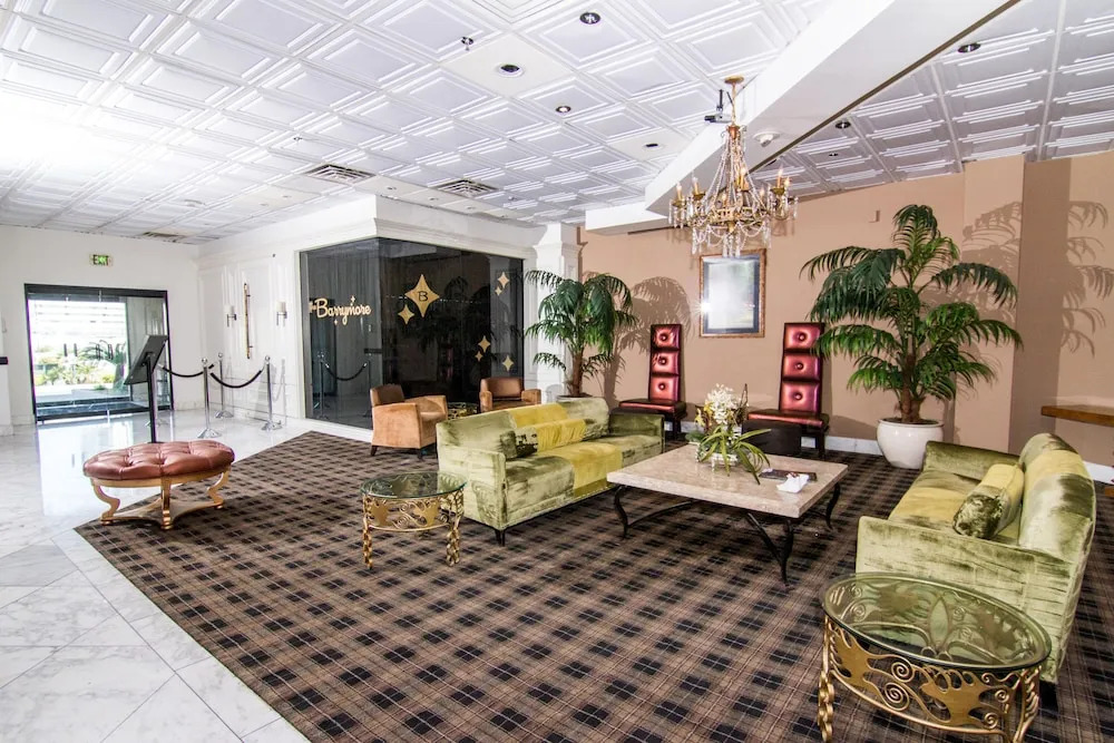 Royal Resort