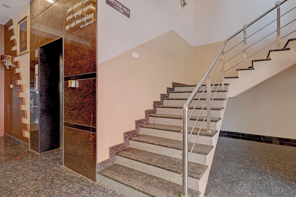 FabHotel NA Grand