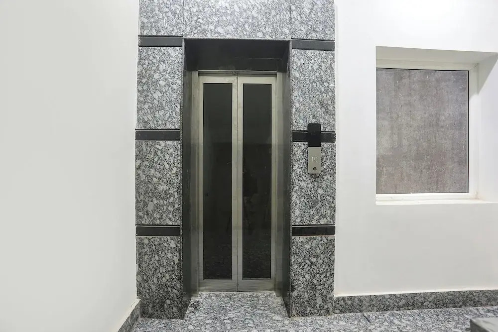 Fabhotel Varanasi Suites