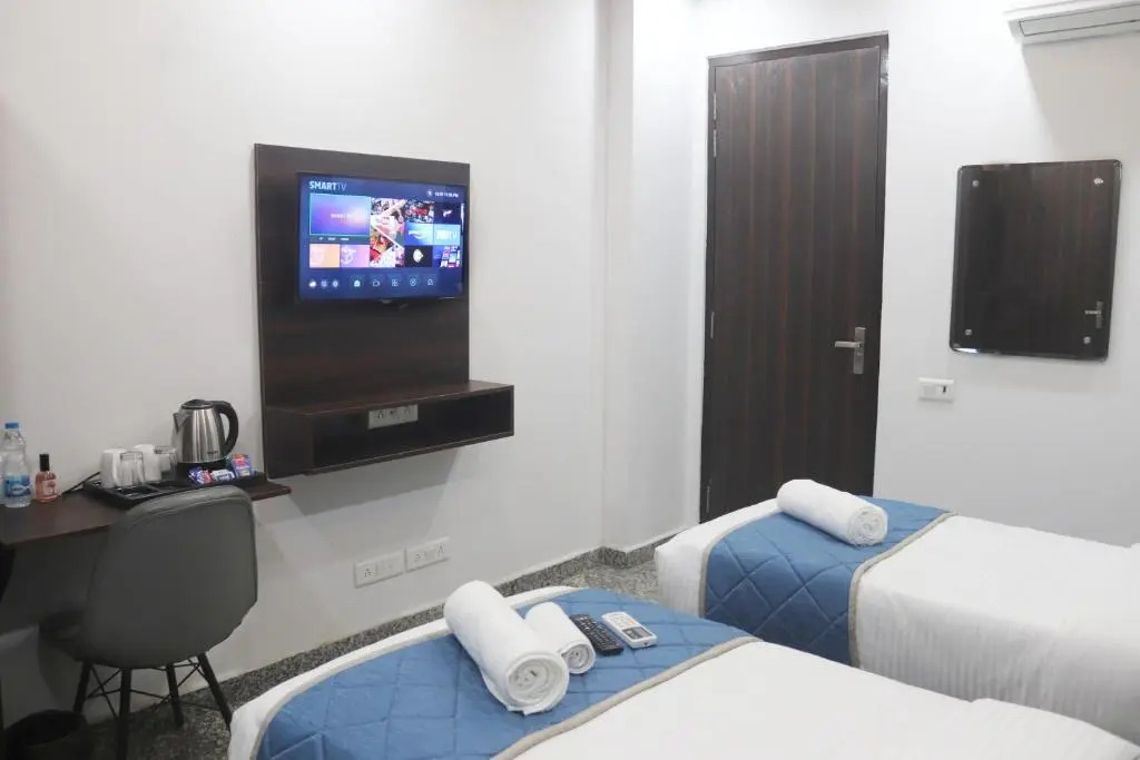 Axon Stays Near Artemis Hospital Gurgaon Sector 52