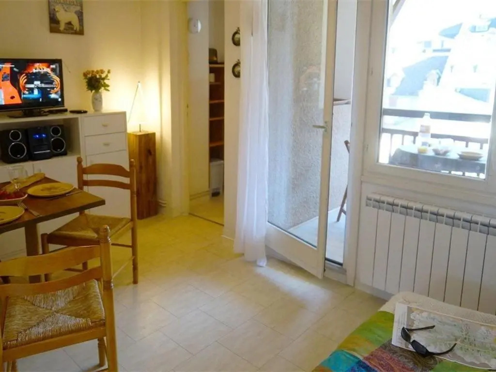 Appartement Bagnères-de-Luchon, 1 pièce, 4 personnes - FR-1-313-149