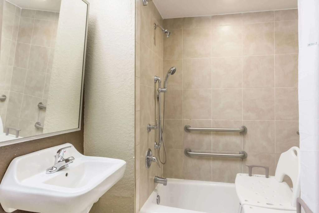 Microtel Inn & Suites by Wyndham Jacksonville Airport