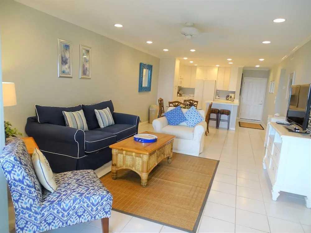 Sunset Royale 314 2 Bedrooms 2 Bathrooms Apts