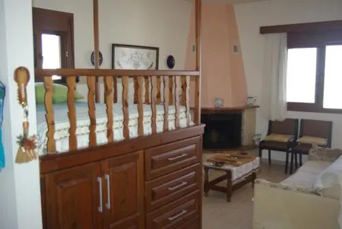 Manos House