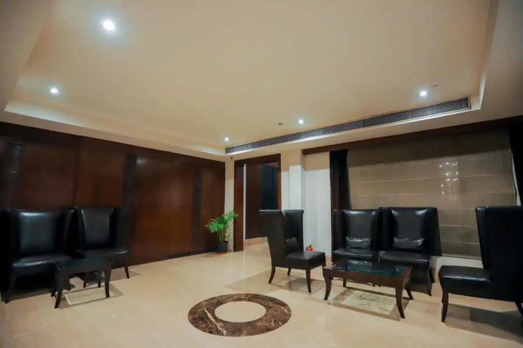Bel-La Monde Hotel NH8 at 6km from IGI Airport Delhi
