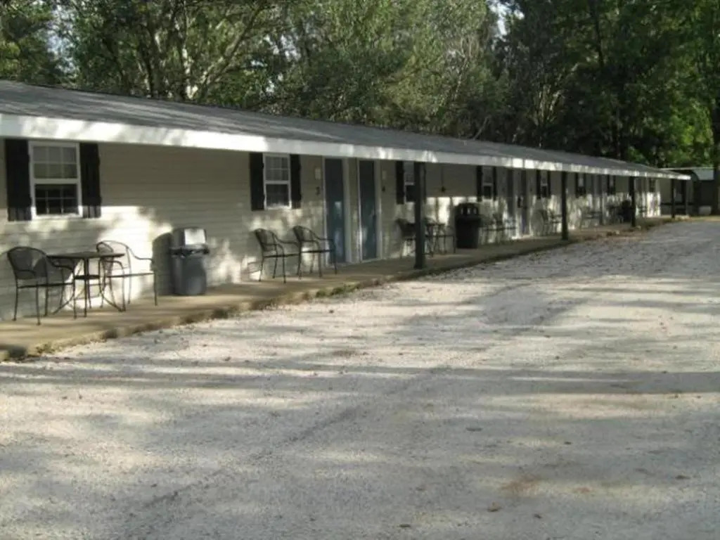 White Caps Motel and RV Park