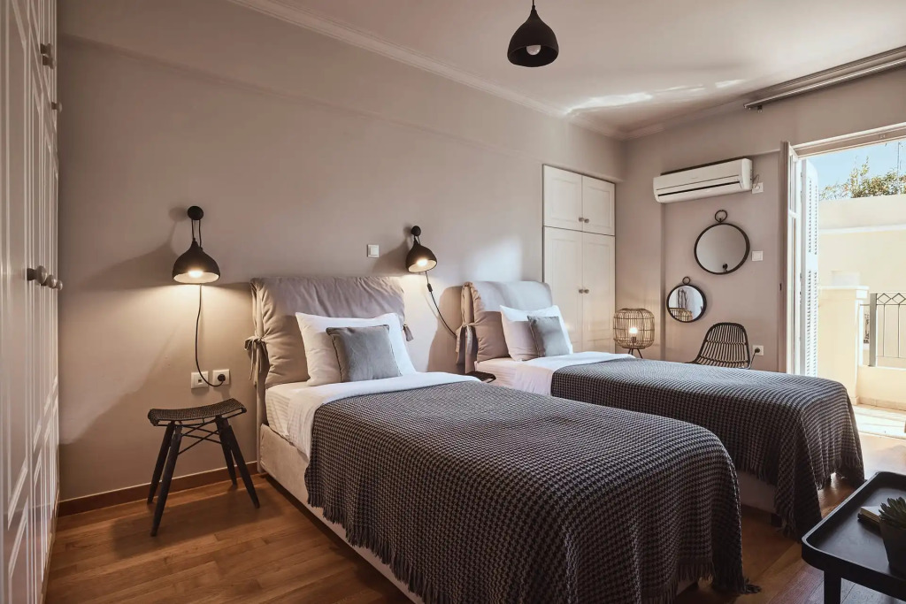 Plakas Villa with Breathtaking Acropolis view