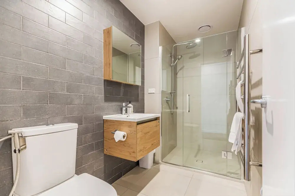 Relaxing Apt. Steps from Eden Park | Zodiak Stays