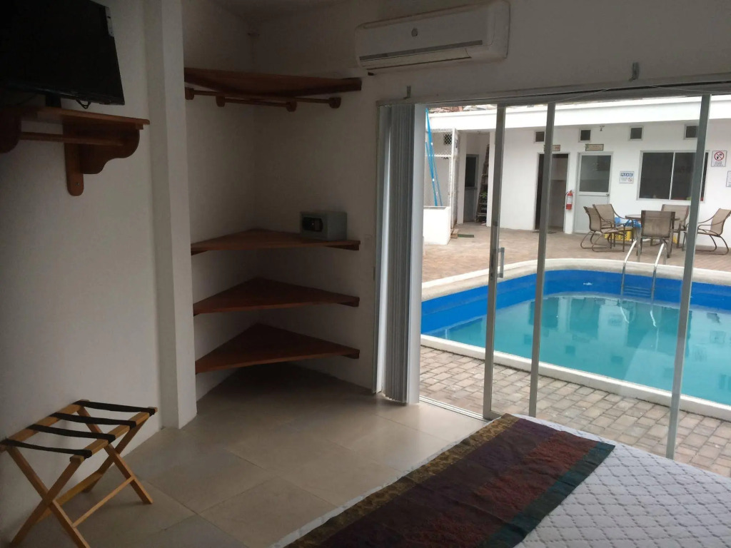 Red Mangrove Divers Lodge Santa Cruz