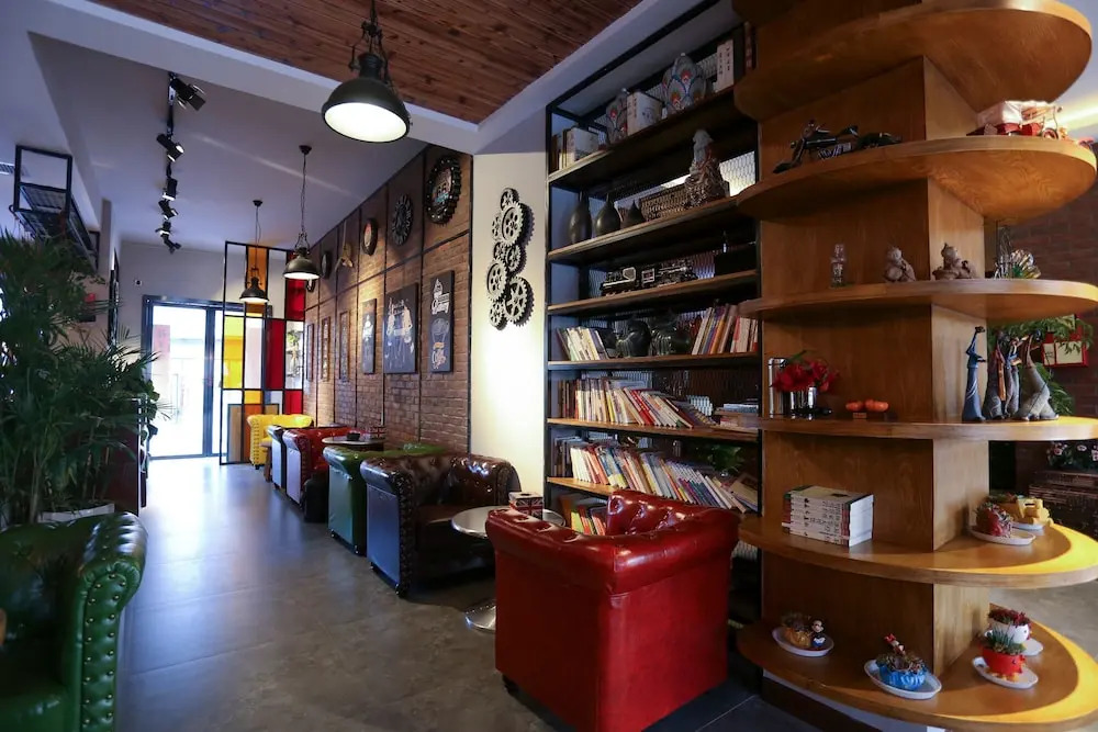 James Joyce Coffetel Nanchang West Station Nanchang University