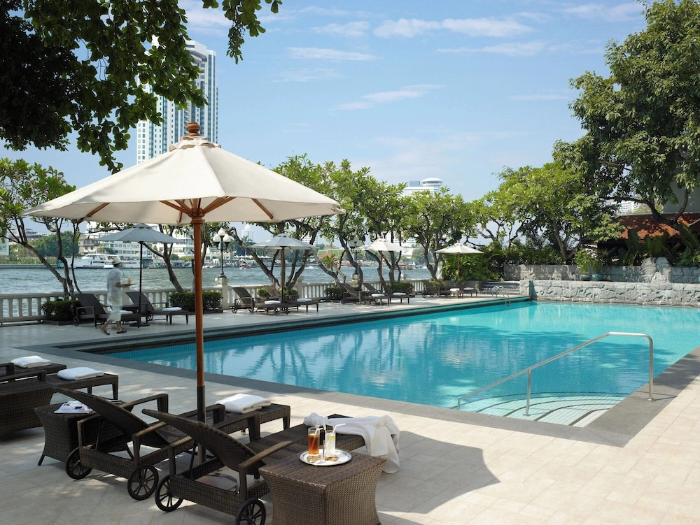 Krungthep Wing Apartment