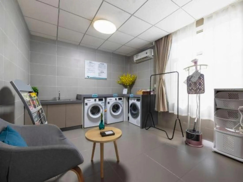 Homeinn Selected Hotel (Baotou East Station Airport)